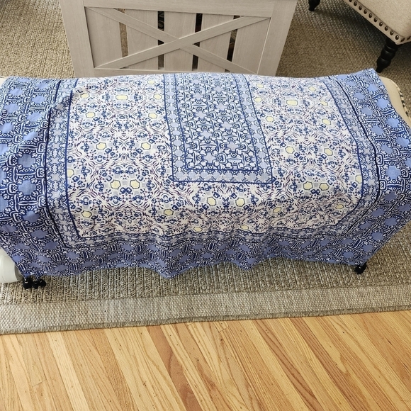 Stella & Dot Blue Patterned Women's Wrap with corner tassels - Picture 5 of 6